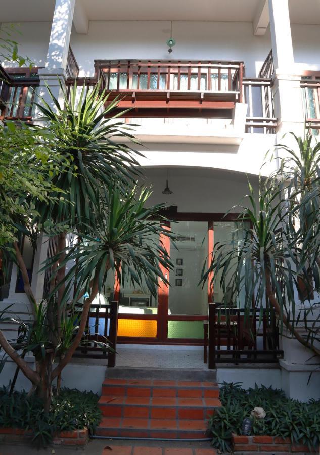 Vijit Nakorn Hotel Sisaket エクステリア 写真