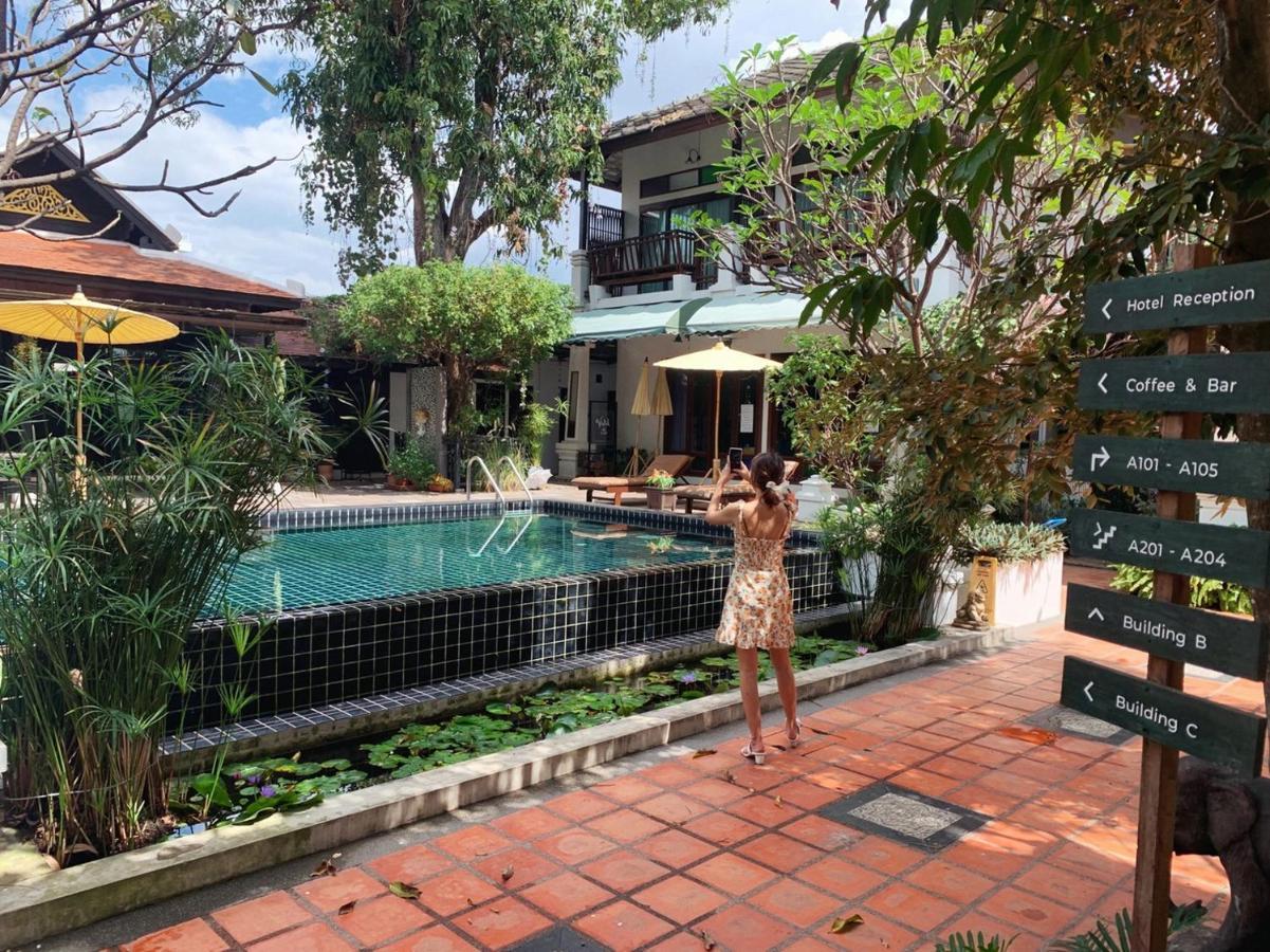 Vijit Nakorn Hotel Sisaket エクステリア 写真