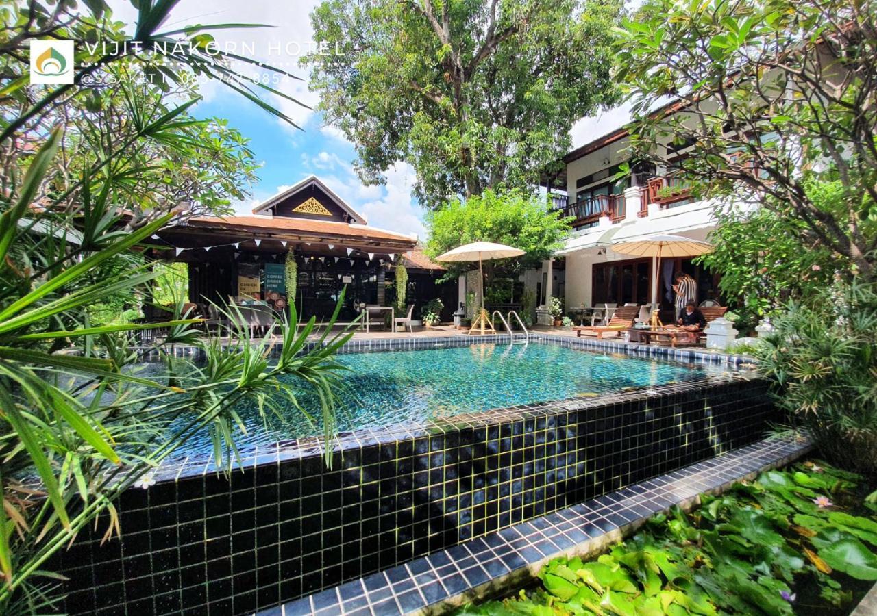 Vijit Nakorn Hotel Sisaket エクステリア 写真